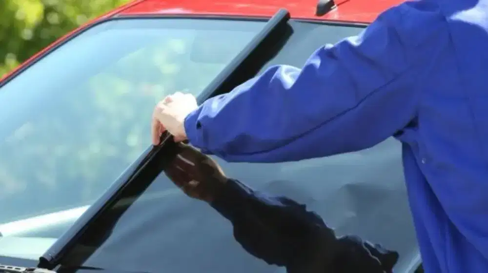 Tempat pemasangan kaca film mobil di jamin rapi