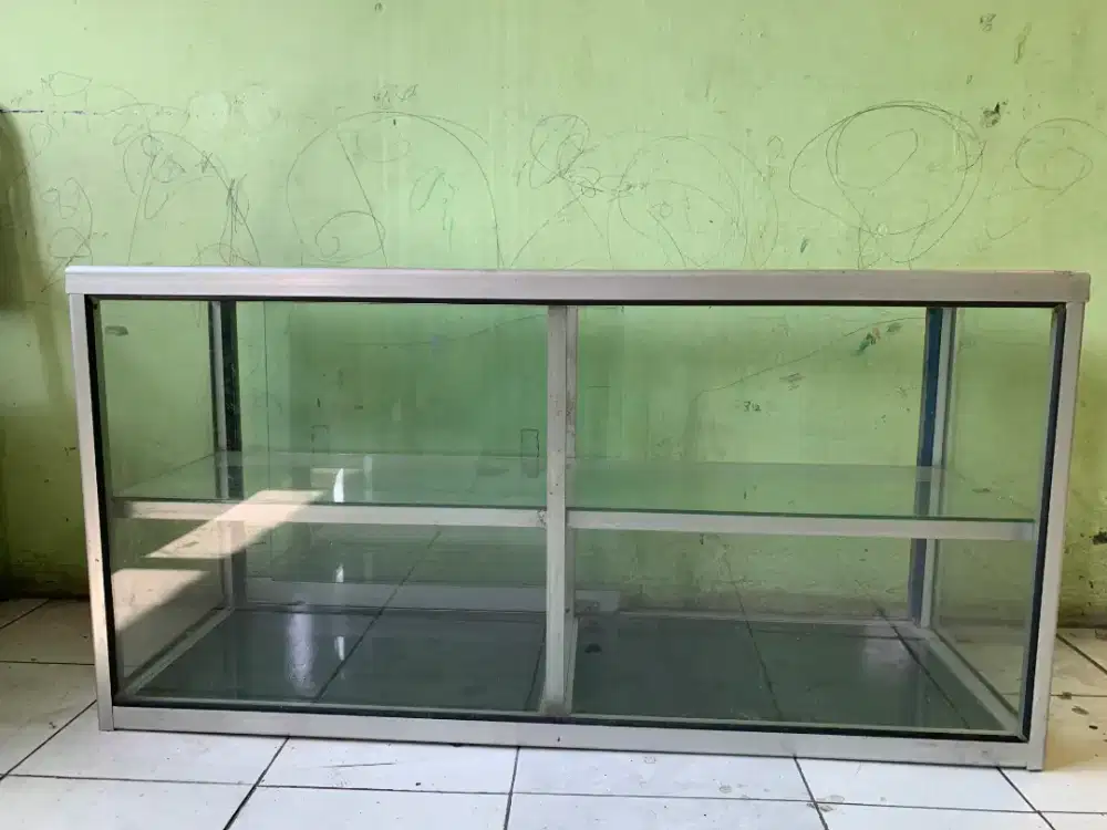 Etalase ukuran 120x60x40