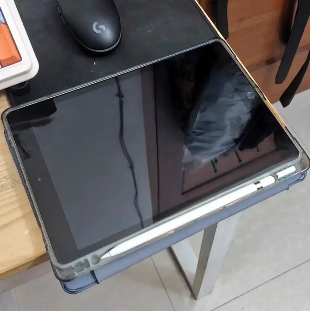 iPad Gen 7 128GB Wi-Fi Only + Apple Pencil Gen 1 Mulus Jarang Pakai