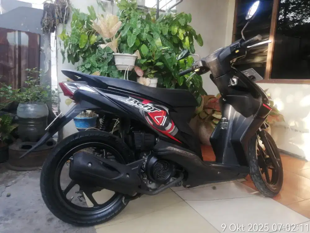 Honda beat th 2010 ori tgn1 km 20rb asli ban depan th 2010 pembawaan
