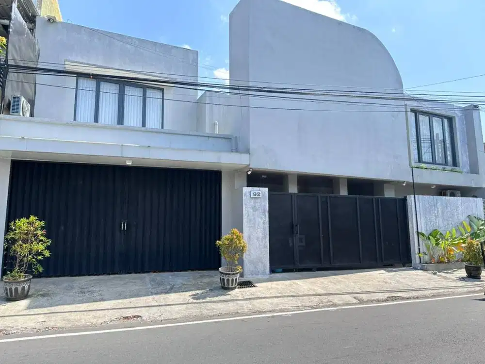 Disewakan Rumah Bagus Bangunan Baru 2 Lantai Jl Setiabudi No.92 Solo
