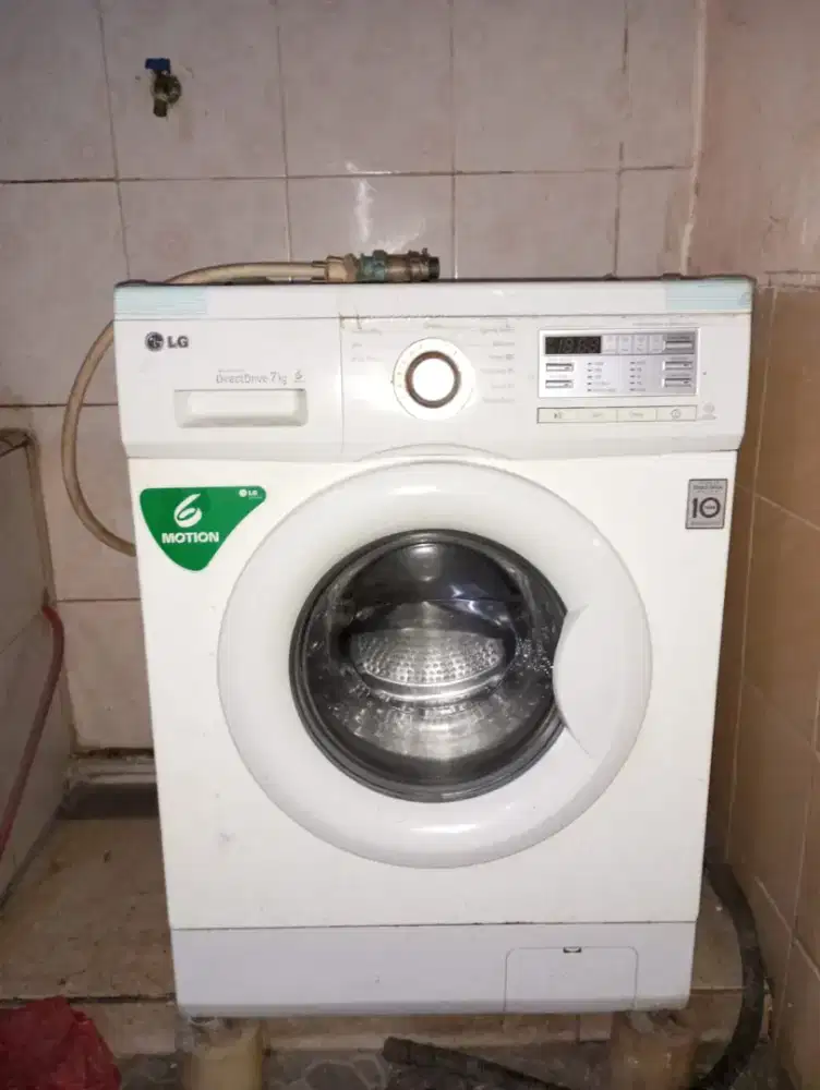 Mesin cuci otomatis bekas