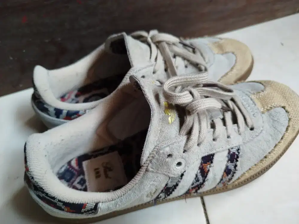 Sepatu Merk Adidas uk 39.5