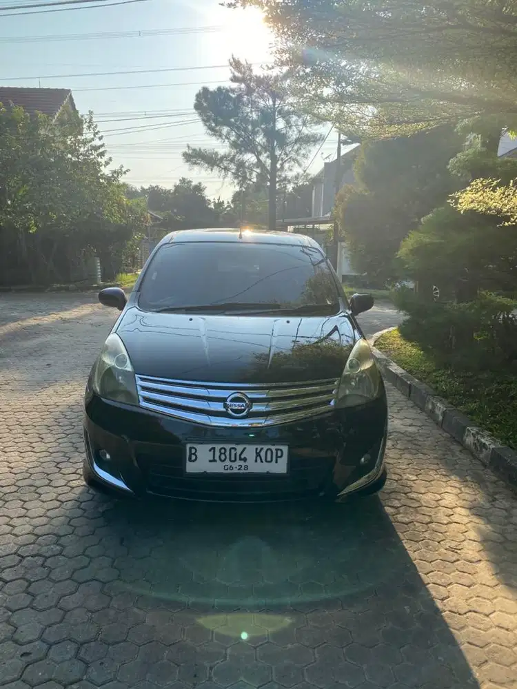 Nissan Grand livina 1.5 XV AT 2013