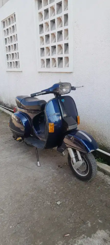 Vespa PX 83' Exclusive