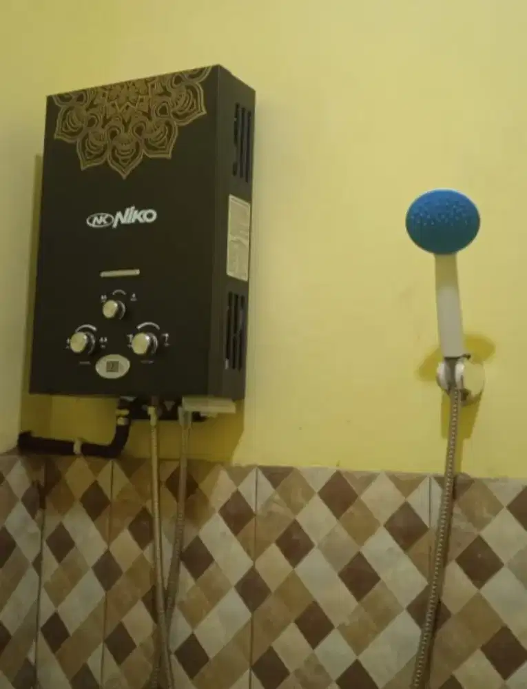 (Pemanas Air Kamar Mandi Merk Niko)