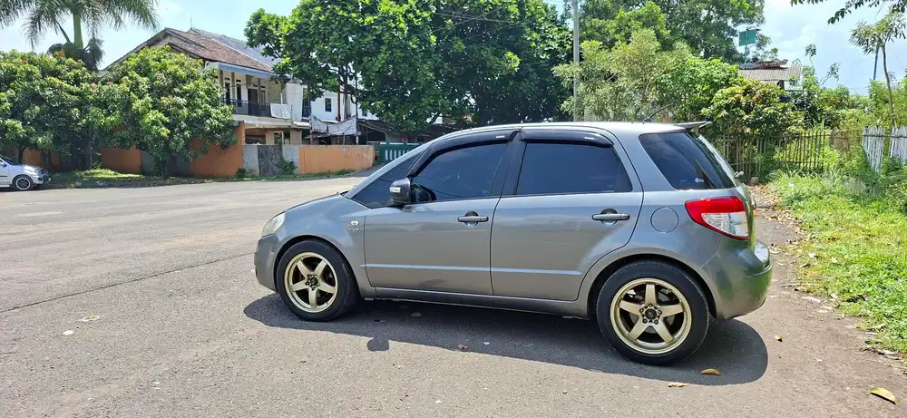 Suzuki SX4 2010 Bensin