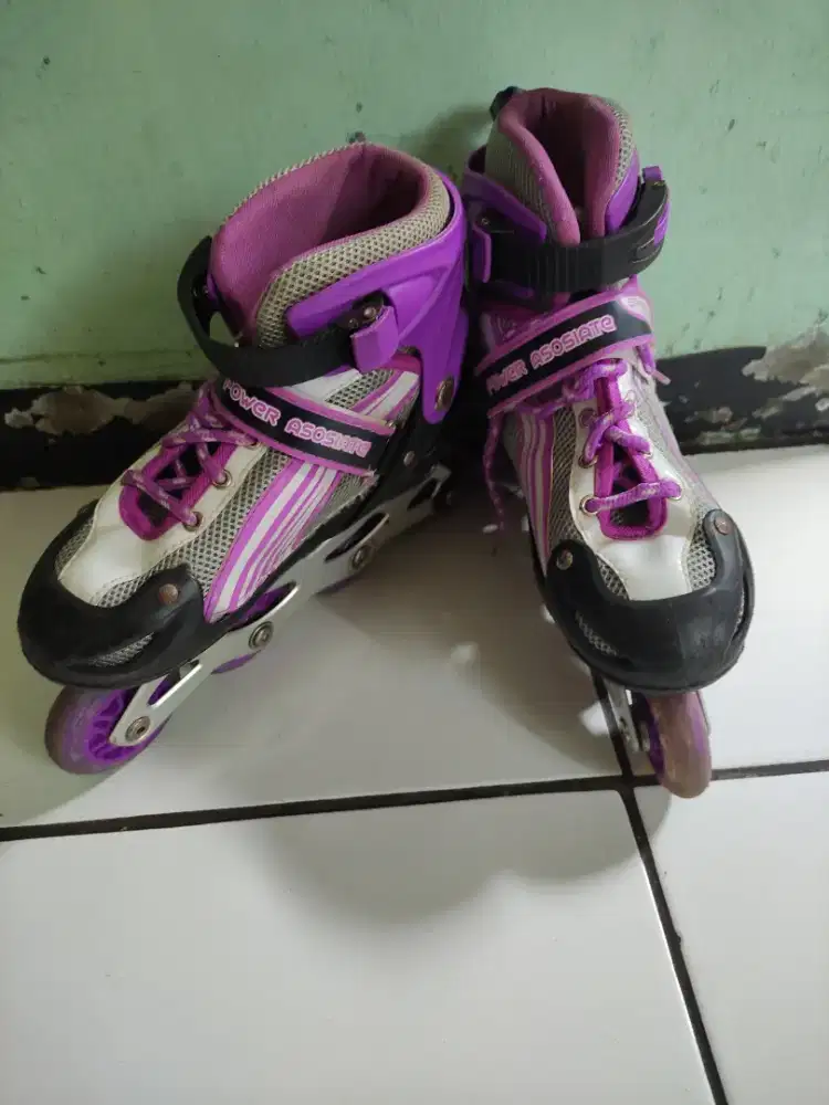 Dijual cepat sepatu roda anak UK 37