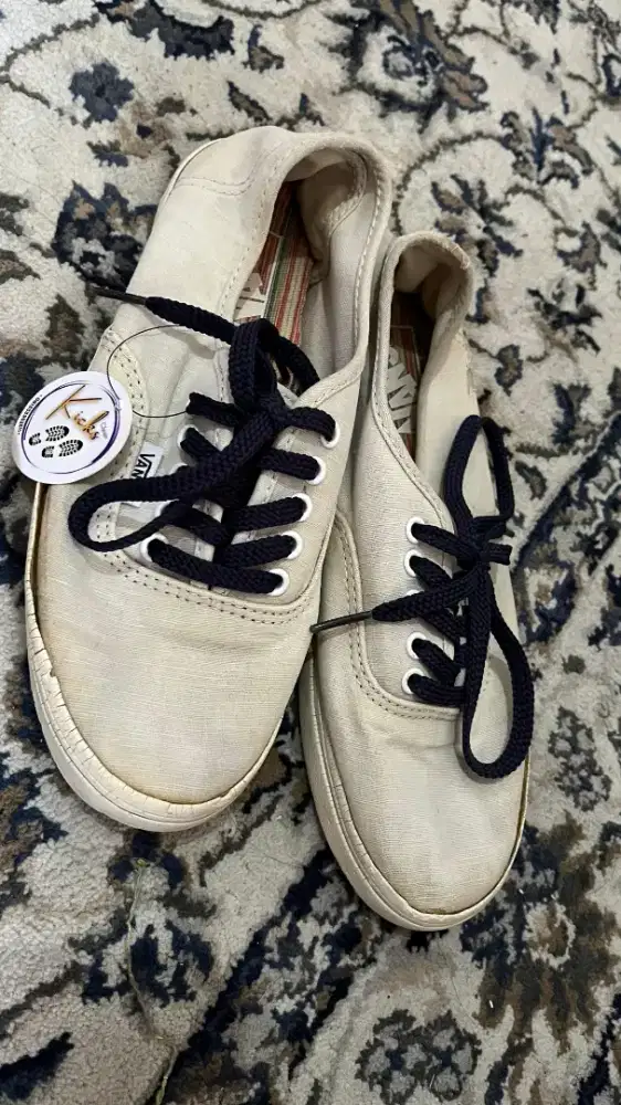 Sepatu vans wanita