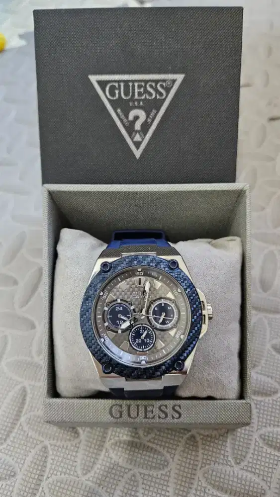 Jam tangan Guess Mulus jarang pakai komplit model cakep keren