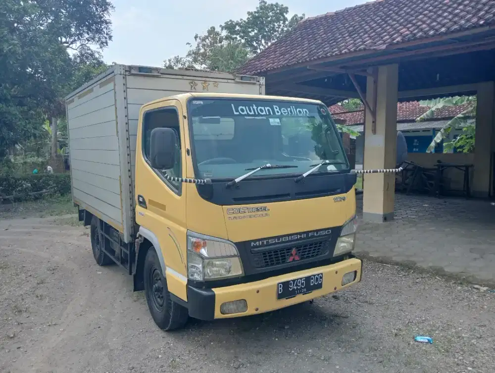 Truk engkel box 2011