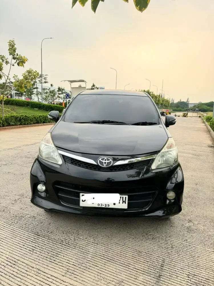 Di jual mobil avanza veloz