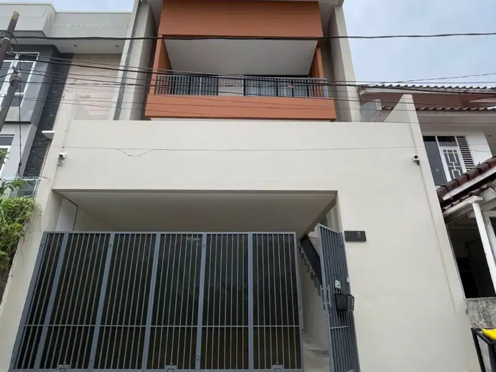 RUMAH DIJUAL MODERN 4 LANTAI +ROOPTOP KOMPLEK PULOMAS KAYU PUTIH PULO GADUNG JAKARTA TIMUR JAKTIM
