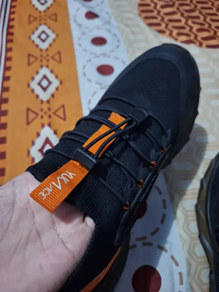 Sepatu cowok 910 Nineten Yuki Ace