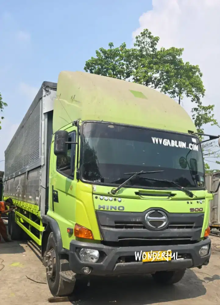 Hino Lohan 500 FL 235 JW Wingbox 6×2 Euro2 Bio Solar Turbo 9.8 mtr