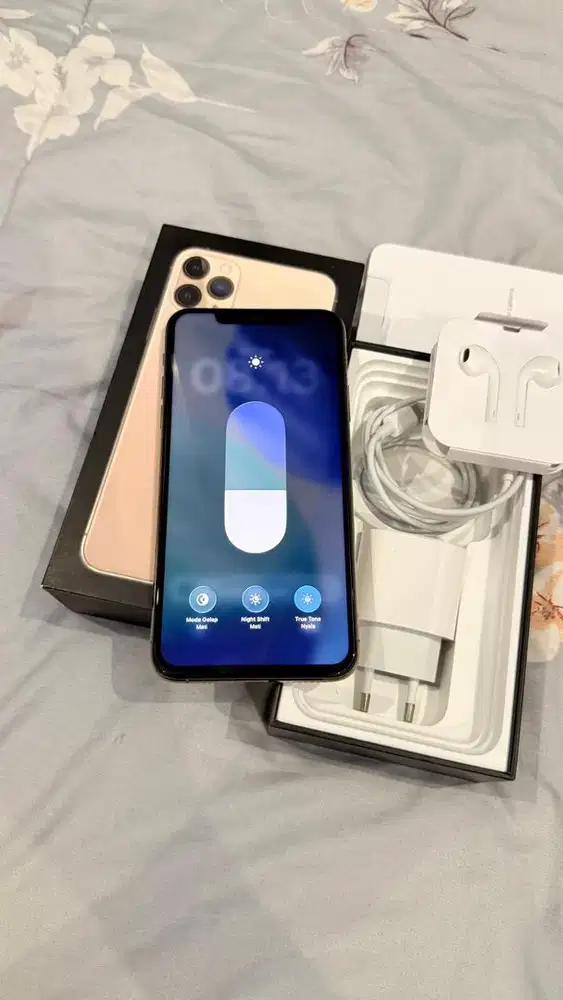 Dijual Iphone 11 Pro Max 256GB Gold Lengkap Terdaftar