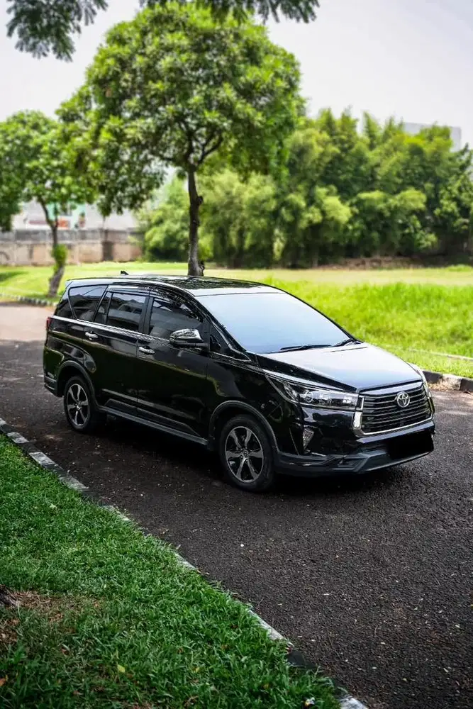 Toyota Innova Venturer Diesel 2022 LOW KM