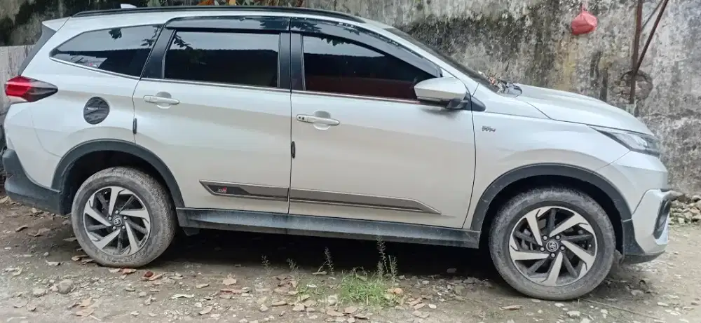 Toyota rush1.5 gr bensin automatic