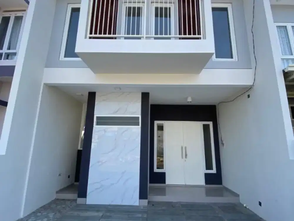RUMAH MEWAH 2 LANTAI SUHAT DEKAT KAMPUS