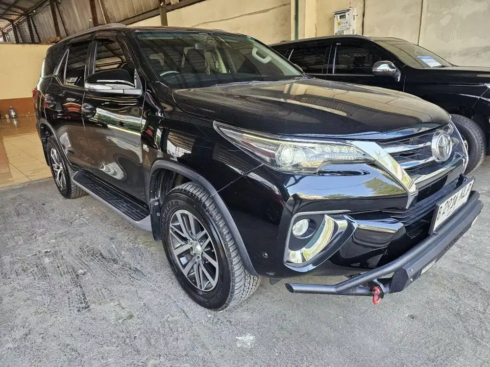 Toyota Fortuner 2.7 SRZ At Bensin 2017 Hitam