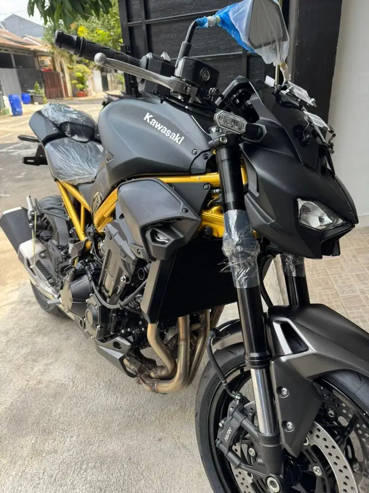 READY STOK Kawasaki Z900 Standar Livery Hitam Gold 2026 KONDISI NEW