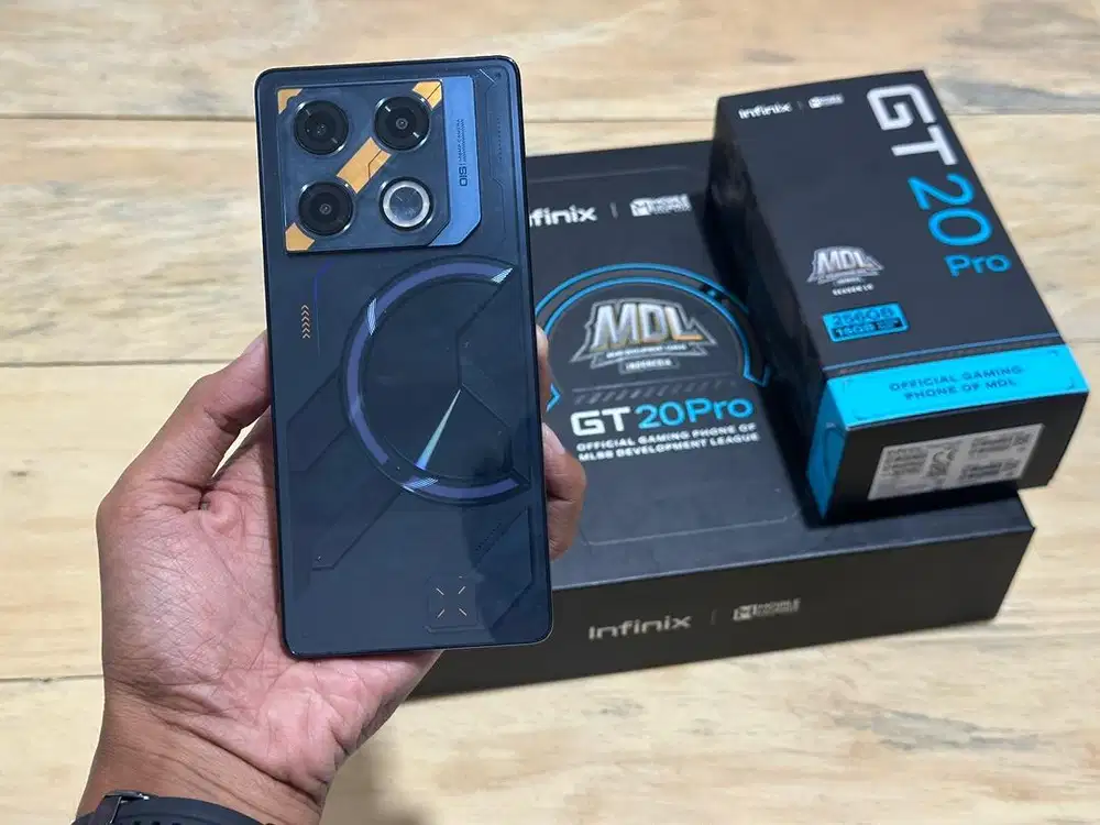 Infinix gt 20 pro 8/256 & game box
