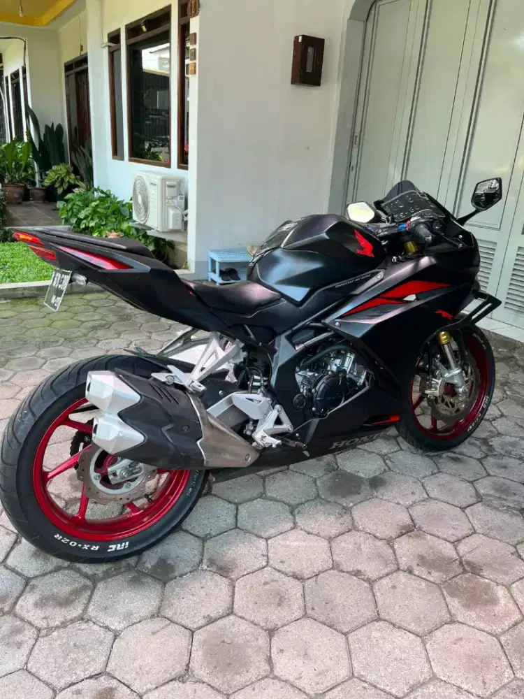Honda CBR 250 RR; kondisi istimewa, cover body baru asli Honda-Jepang.