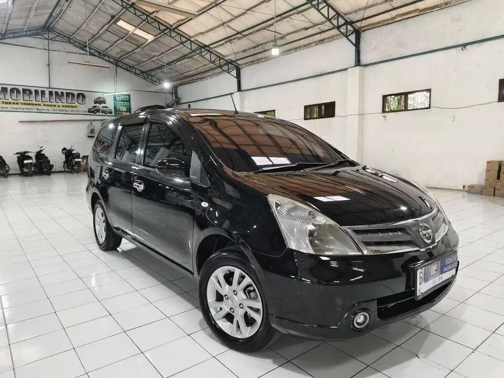 Nissan GRAND LIVINA SV 1.5 Bensin AT 2013 Hitam , siap pakai