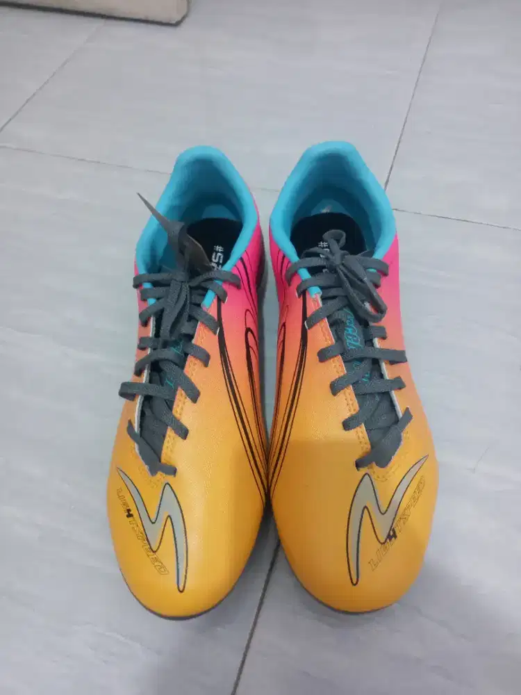 Sepatu bola specs accelerator lightspeed 4 core fg