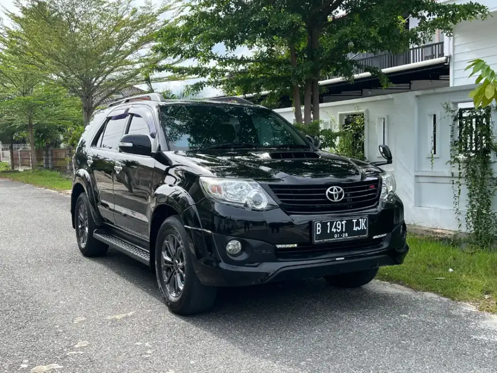 Toyota Fortuner VNT TRD 2,5 MT 2015