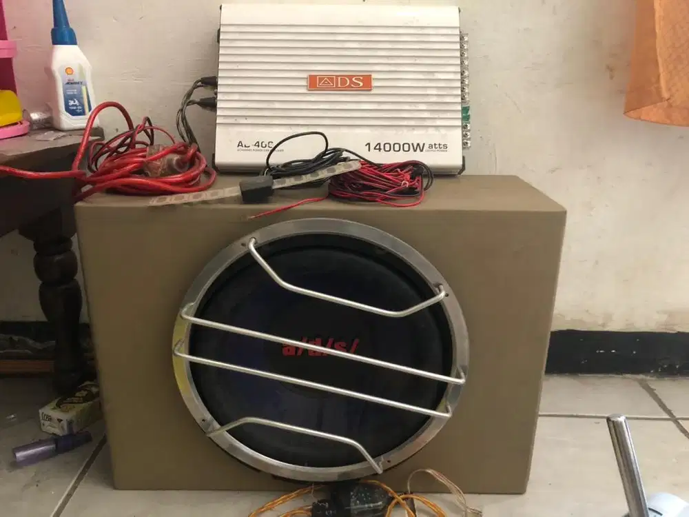 Speaker mobil dan ampliper