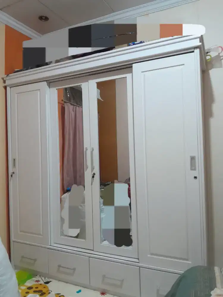 LEMARI PAKAIAN KAYU ASLI 4 PINTU