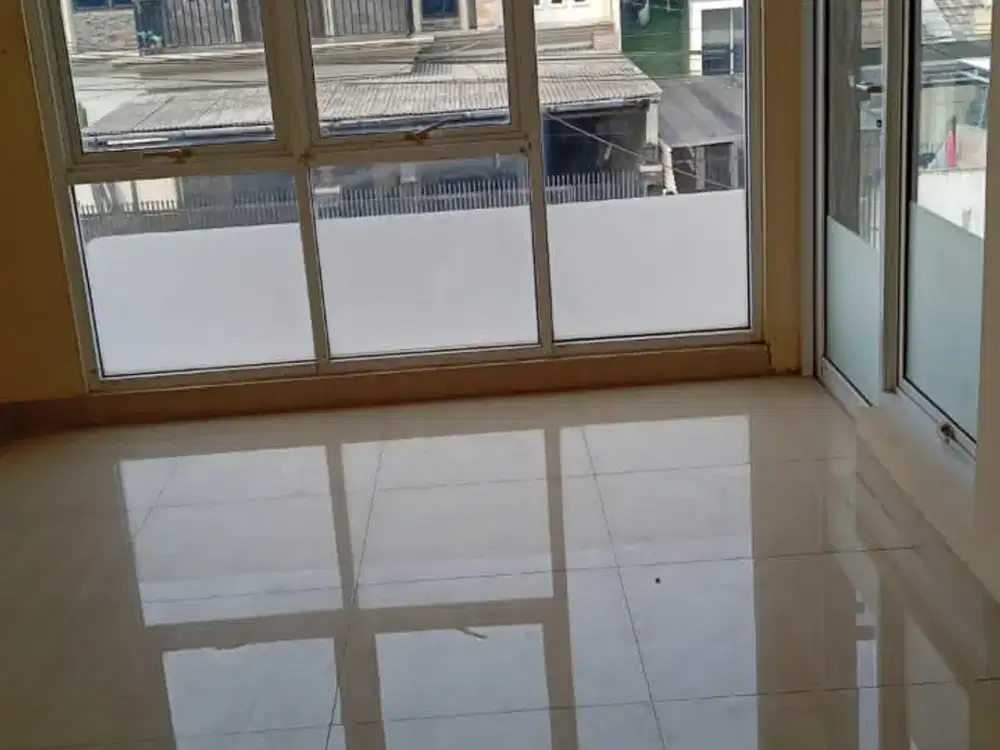Dijual rumah duta garden beverly hills