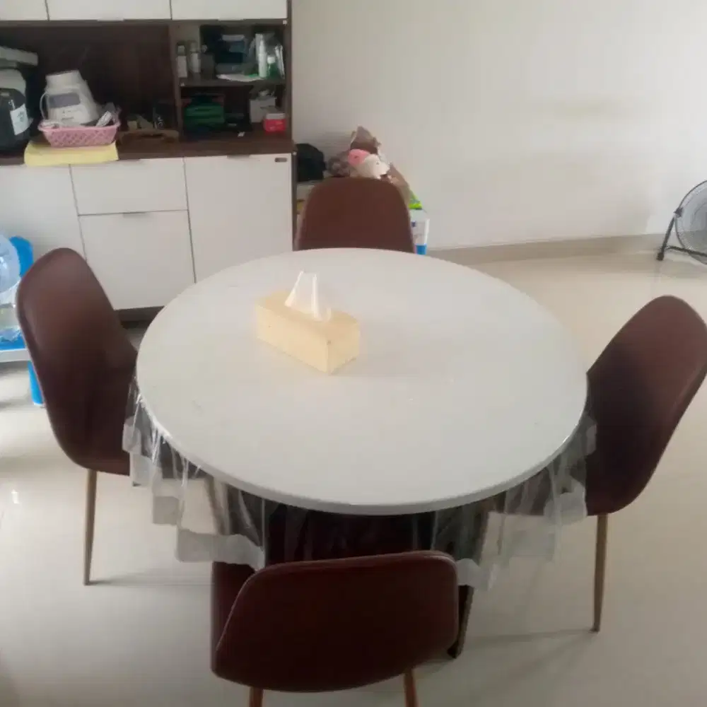 Meja Makan set kursi kulit,Lemari, Meja Ruang Tamu