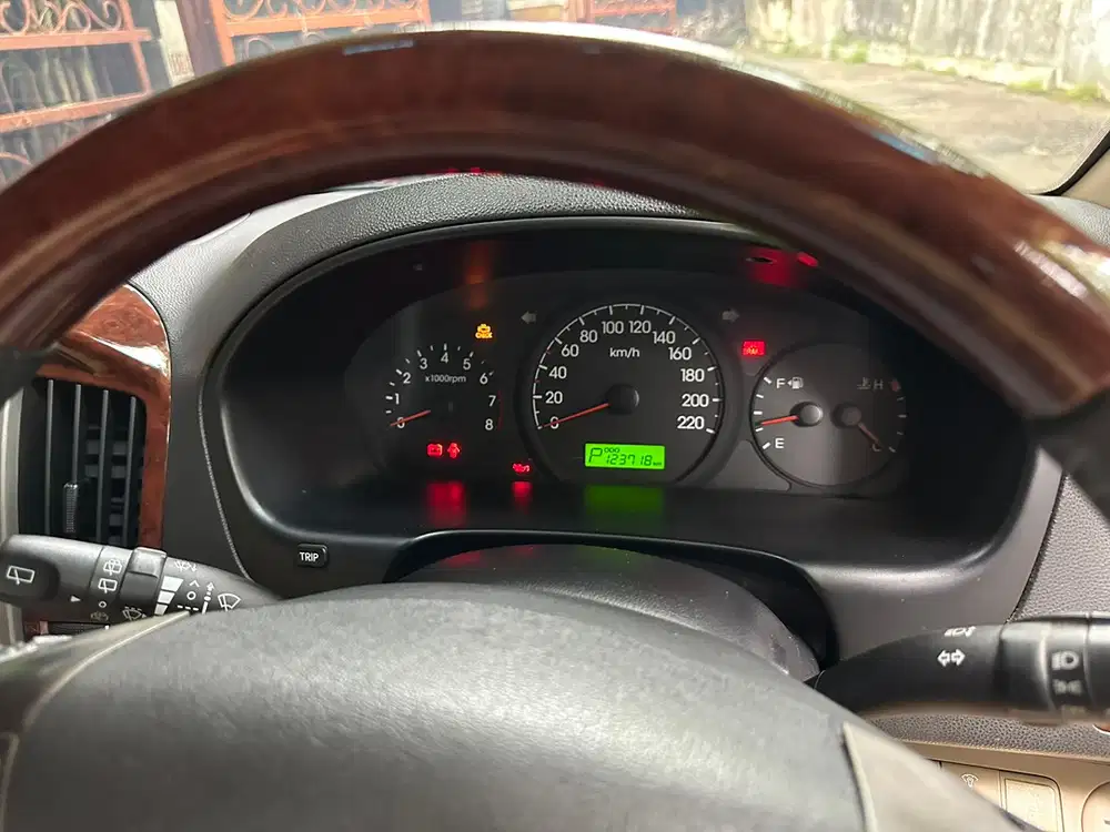 Hyundai H-1 2012 Bensin
