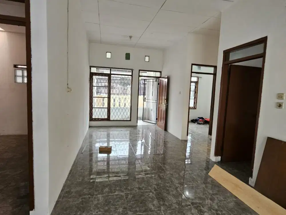 Rumah Nyaman Siap Huni di Taman Kopo Indah Tki 2