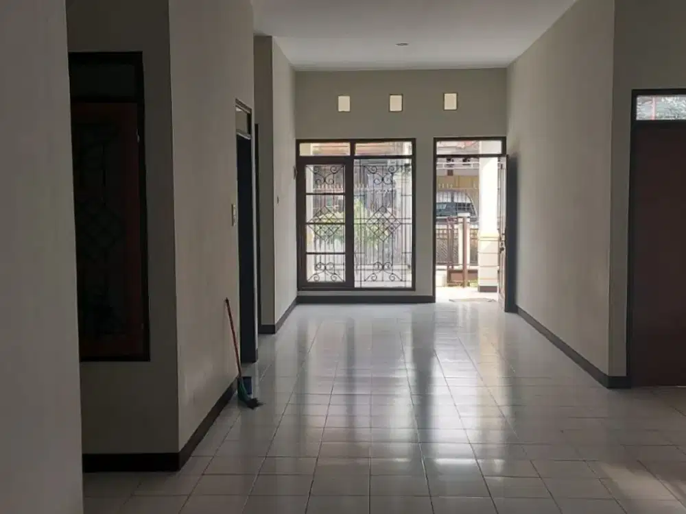 Rumah Bagus Siap Huni di Taman Kopo Indah 3 Bandung