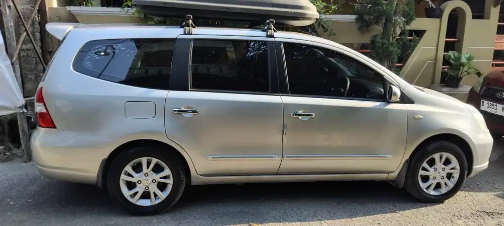 Nissan Grand livina 2012 Bensin