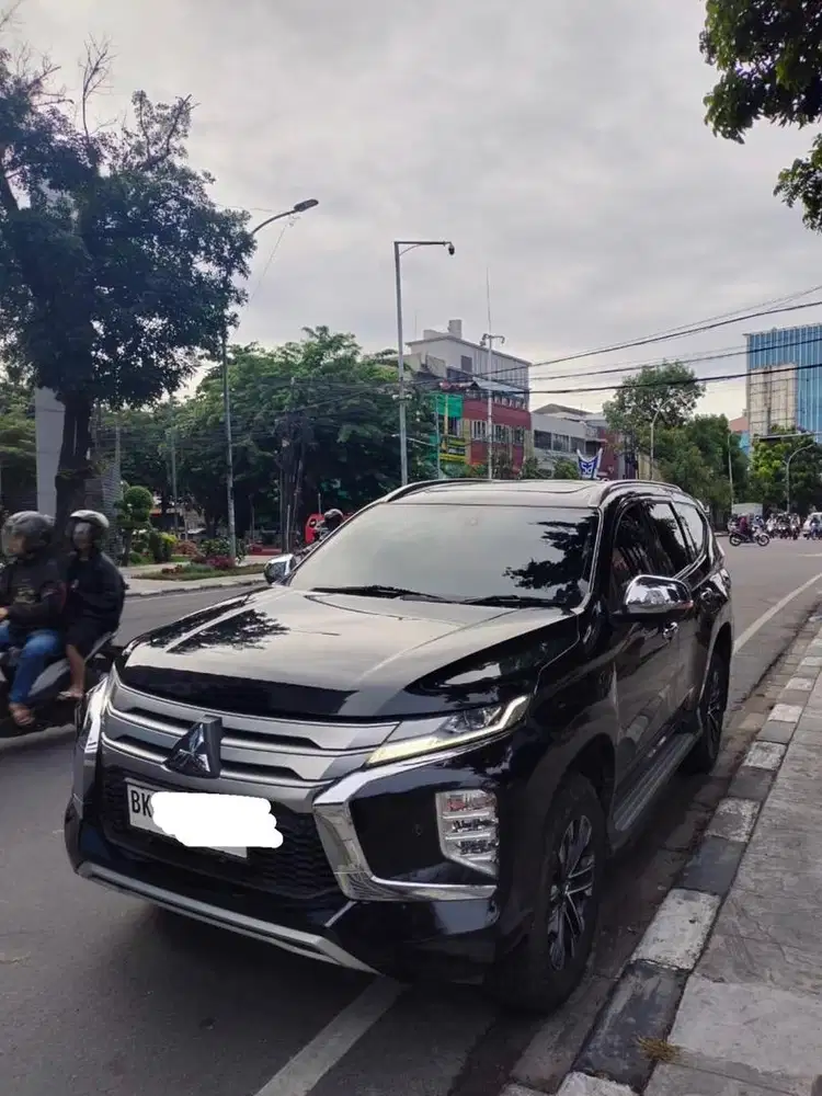Pajero Sport Hitam 2023