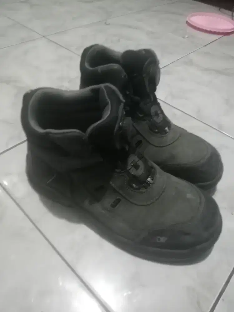 Sepatu safety cheetah adv