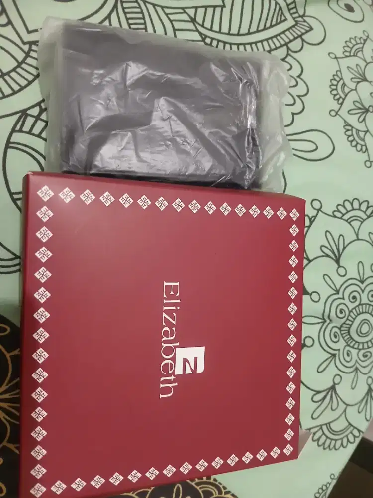 Dompet merk Elizabeth Baru
