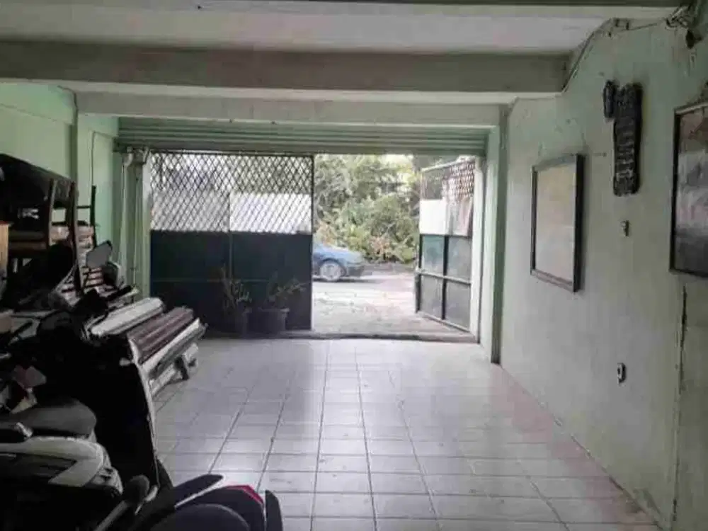 Disewakan tempat untuk gudang kurir atau kargo di Tebet, Jalan 2 mobil
