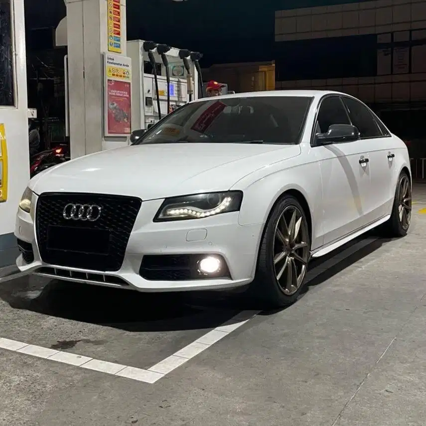 (CASH) Audi A4 B8 2011