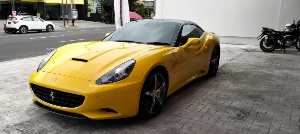 FERRARI CALIFORNIA 2013 KM 5000 SUPET CAR ISTIMEWA