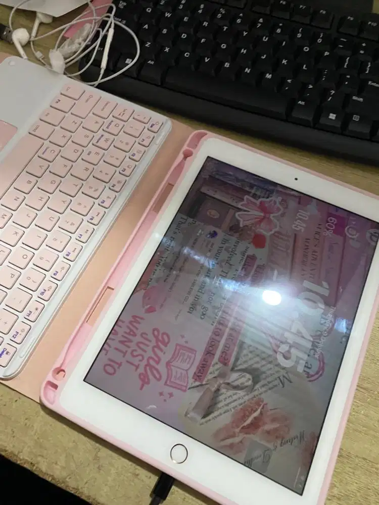 DIJUAL IPAD GEN 6 ROSE GOLD 128GB SECOND SATU SET
