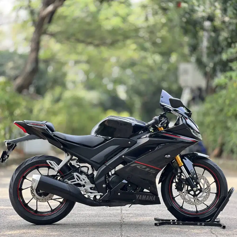 YAMAHA R15 V3 HITAM 2018 KM 4K PAJAK PANJANG SUPER MULUS