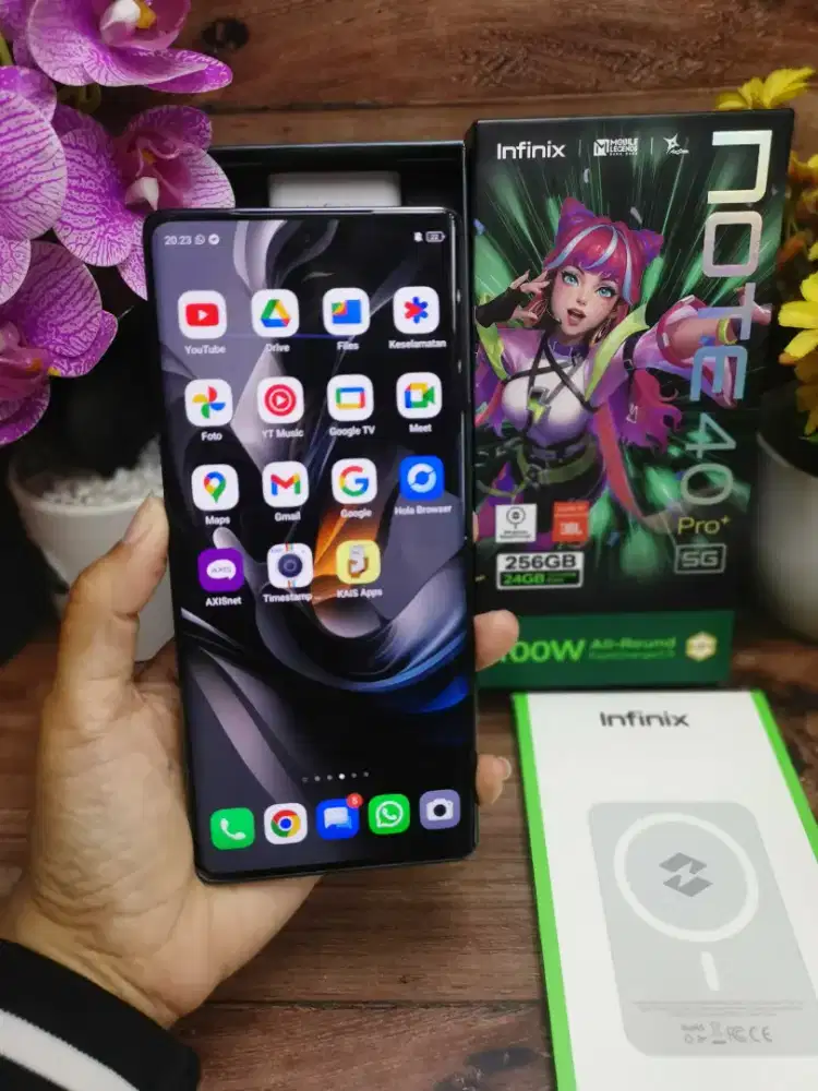 infinix note 40 pro plus 5G

Ram 12/256gb

Kondisi 99% mulus