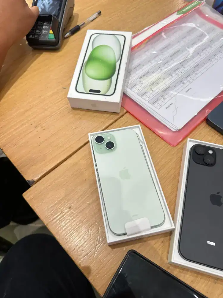 New Iphone 15 | 256 GB
Open segel only