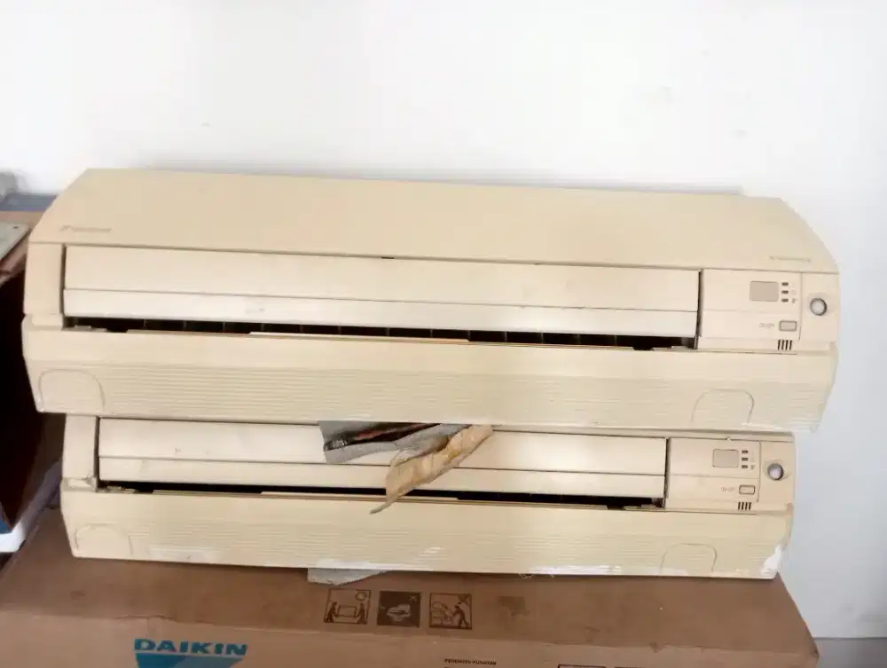 AC Daikin 1 PK ada 2 unit, pompa air groundfos 3 unit