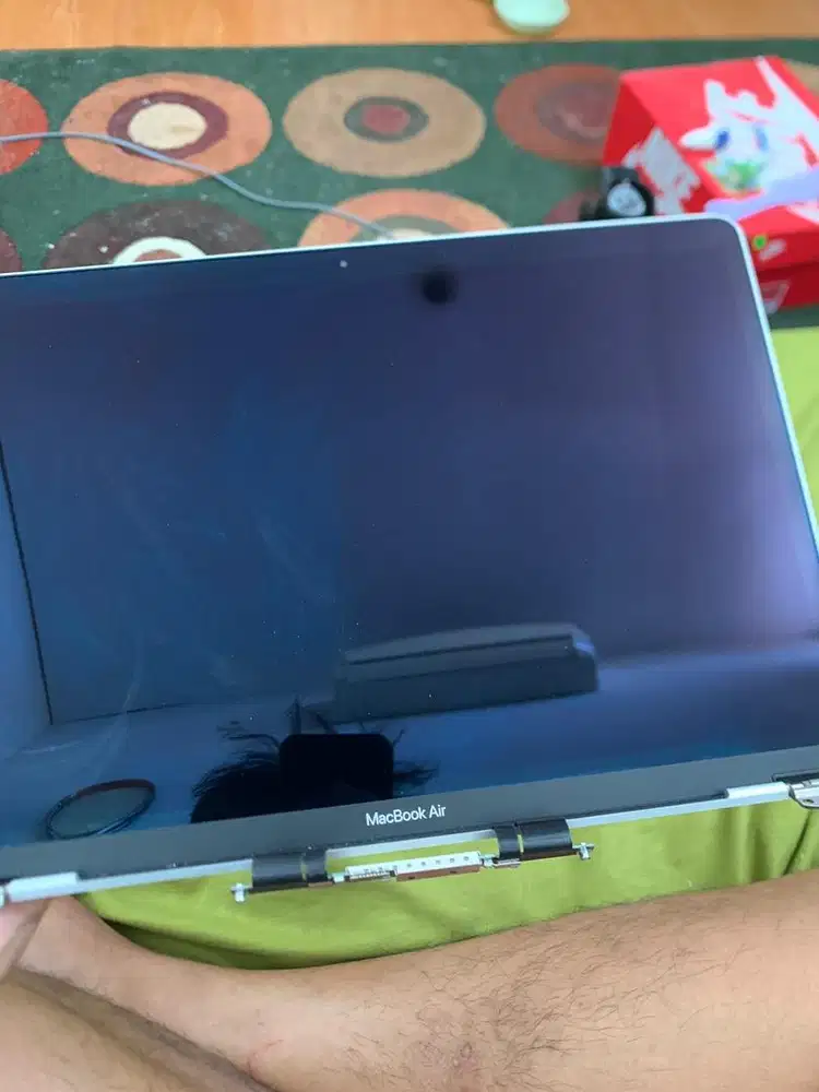 LCD MacBook Air M1 A2337 – Display Rusak, Backlight Nyala
